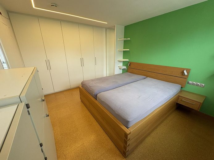 Zuhause fühlen in Reihenmittelhaus in ruhiger, familiärer Lage – OG Schlafzimmer