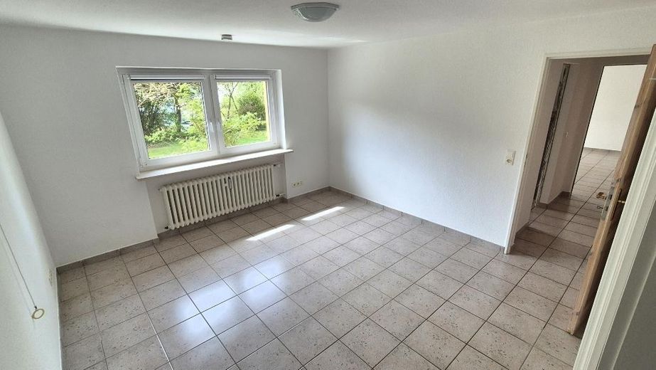 Einzigartige Gartenwohnung in Hanglage: Komfortable 2 Zimmer mit 150 m² exklusiver Gartennutzung – Foto 5