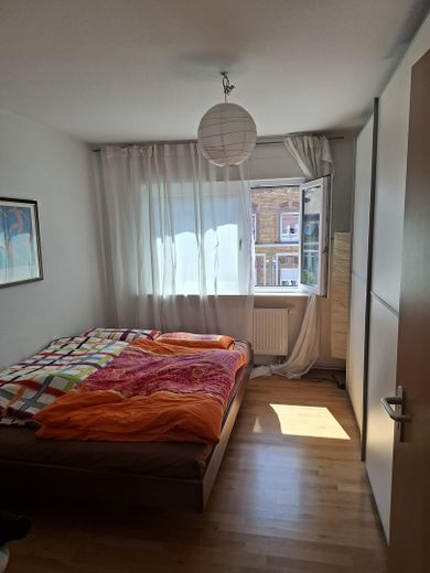 Wunderschöne 3-Zimmer-Wohnung mit Dachterrasse und Balkon in der KA-Oststadt – Schlafzimmer