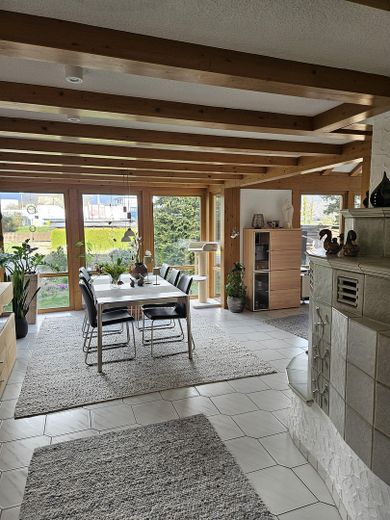 Mehrfamilienhaus mit großem Grundstück – Wohn/Essbereich EG