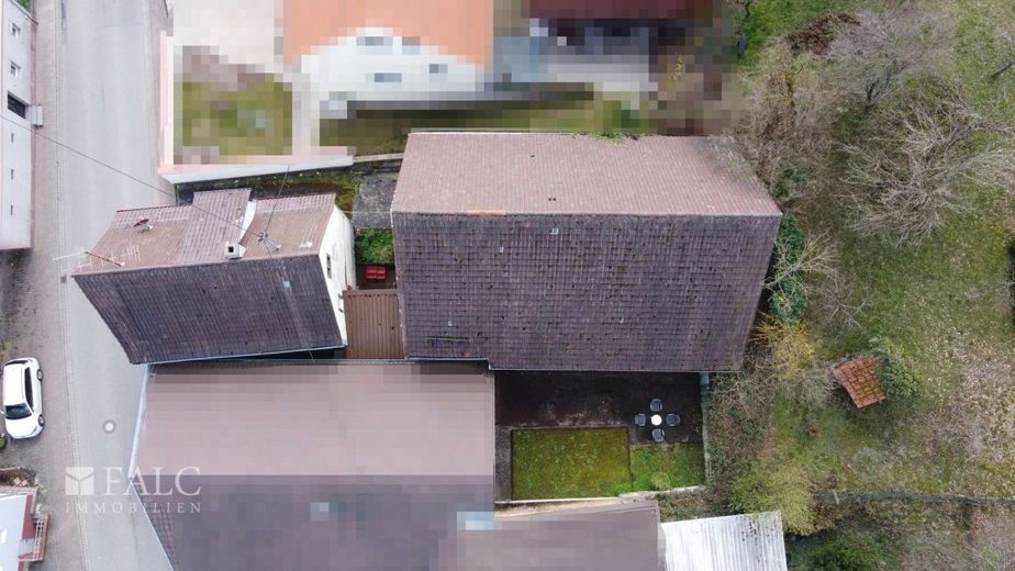 Charmantes Bauernhaus mit angrenzender Scheune und viel Potenzial – Außenansicht