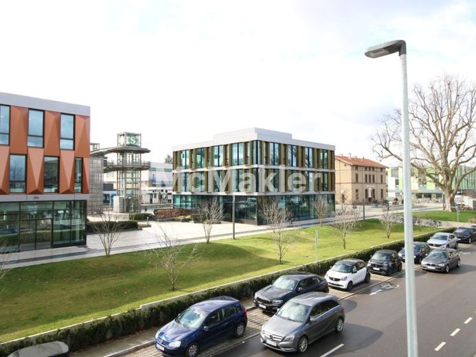 Gewerbe-Etage in Ditzingen: Top-Projektierung zu 2 Wohnungen im Sanierungsgebiet! – Foto 1