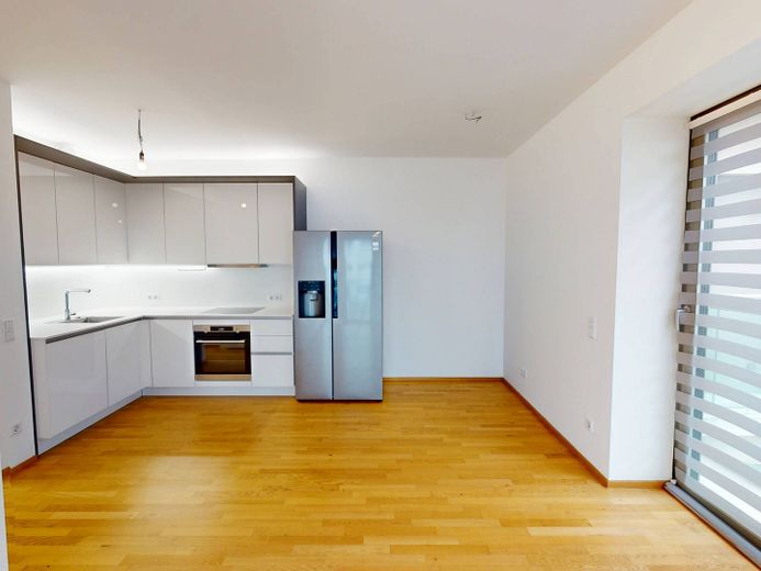 Appartamento di nuova costruzione di 3 locali in posizione centrale con BALCONE e cucina componibile nel nord-ovest di Friedrichshain – Ansicht III: Wohn- und Esszim…