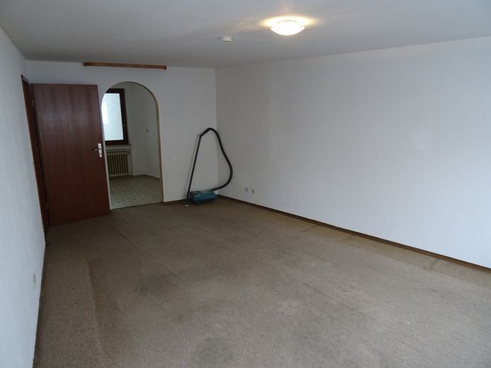 Helle 3,5 Zimmer Wohnung 1. OG mit Balkon, Stellplatz, Garten in 72348 Rosenfeld Heiligenzimmern ab sofort zu vermieten – Foto 5
