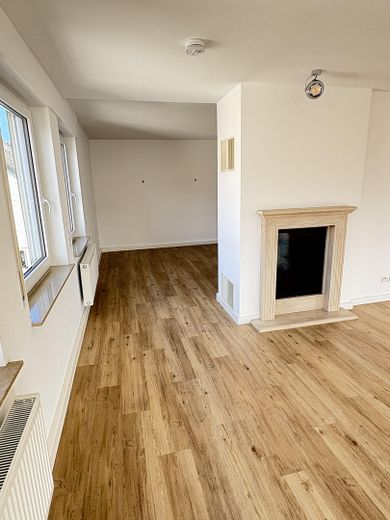 Moderne 3-Zimmer Wohnung – Kaminzimmer