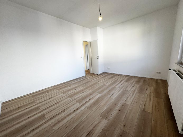 Sanasyondan sonra ilk kullanım - Yeni zemin/mutfak/banyo/pencereler - Heilbronn'da merkezi konum – Arbeiten