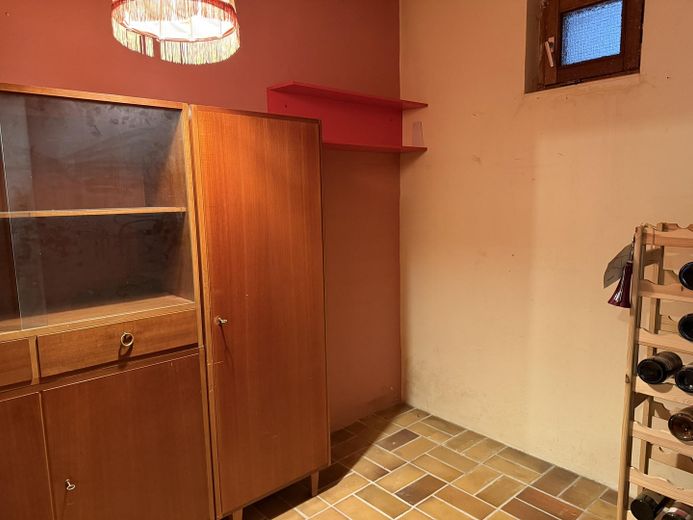 Großzügiges Reihenmittelhaus mit 222m² in Muffendorf, Einliegerwohnung und sonnigem Atriumgarten – Weinkeller /Abstellraum