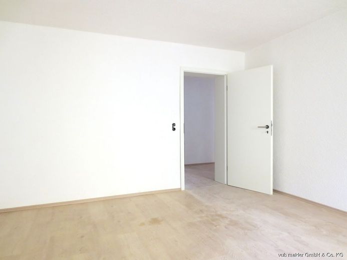 Attraktives Mehrfamilienhaus in Hof - hohe Rendite, Pelletheizung , Dach erneuert &amp; laufend saniert – VUB0002423-8