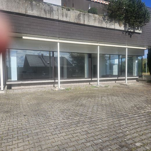 Verkaufshalle – Foto 1