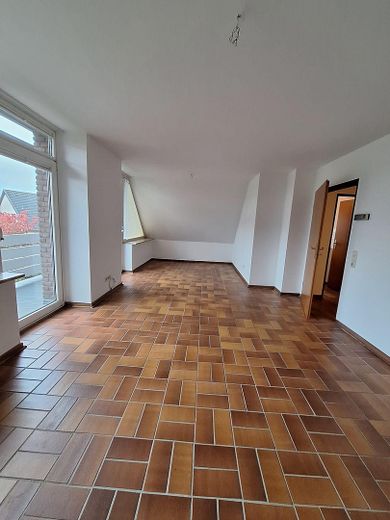 Incantevole appartamento di 2 locali vicino all'UNI / FH con balcone – Wohn- Esszimmer