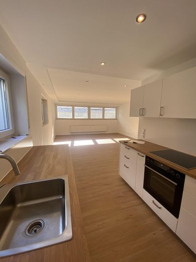 Blick in Wohn- und Esszimmer