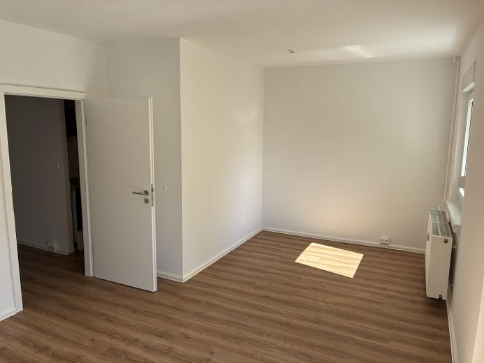 Frisch renovierte 2-Zimmer-Wohnung mit Balkon & Einbauküche – ideal für WG oder Singlehaushalt – Schlafzimmer (SZ) 2