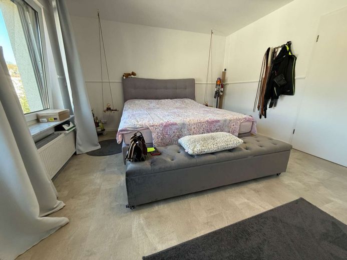 Maisonette-Wohnung mit Großzügigkeit und Komfort - modernes Wohnen auf zwei Ebenen – Schlafzimmer