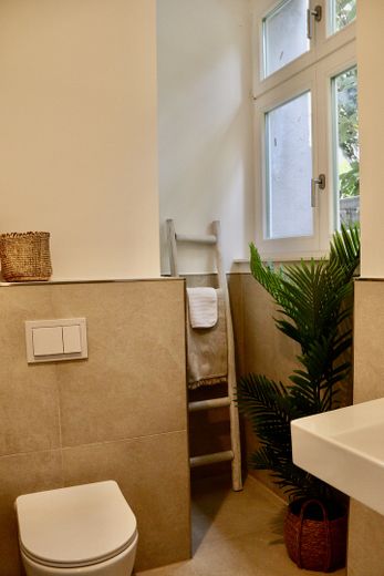 Belin Steglitz’te yaşam – Duschbad mit Toilette