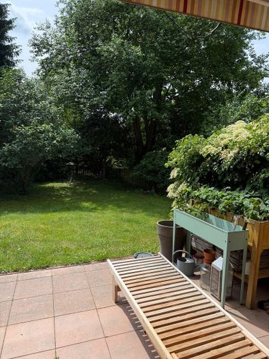 Gerenoveerde eindwoning met kelder en verbouwde zolder – Garten