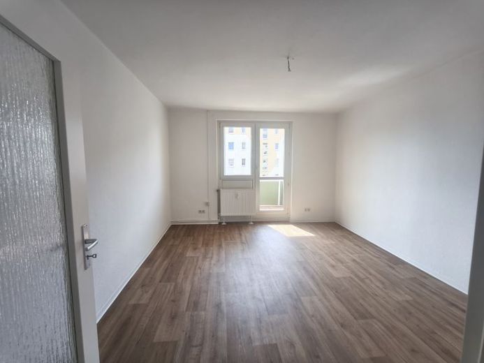 Wohnung im ruhigen Mehrfamilienhaus- frisch renoviert! – Foto 1
