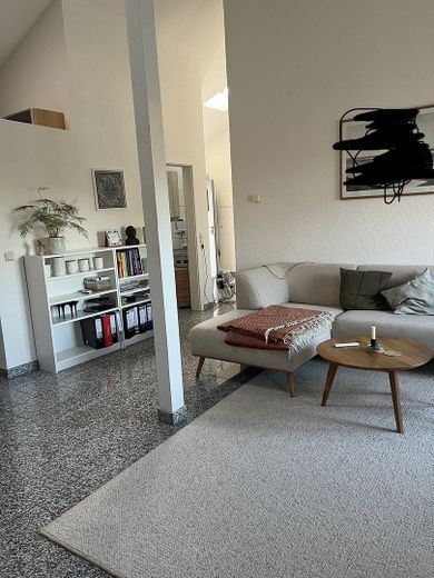 Cosy 2-room penthouse apartment with balcony and fitted kitchen in Wehr – Wohnzimmer