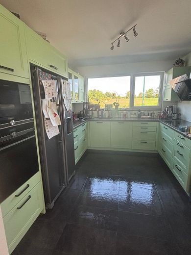 Hochwertige Einbauküche