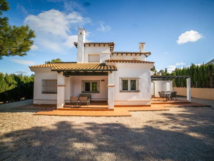 Dağ manzaralı, 825 m² geniş arsa üzerine inşa edilmiş villa – Fotoğraf 1