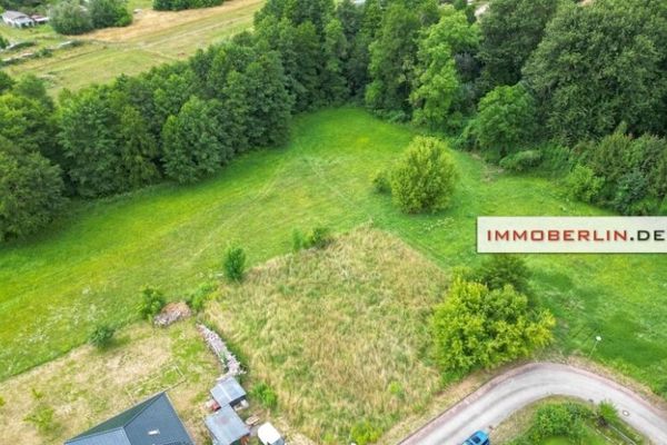 IMMOBERLIN.DE - Muhteşem manzaralar! Güneybatı konumunda ve göl yakınında son derece cazip yapı arsası