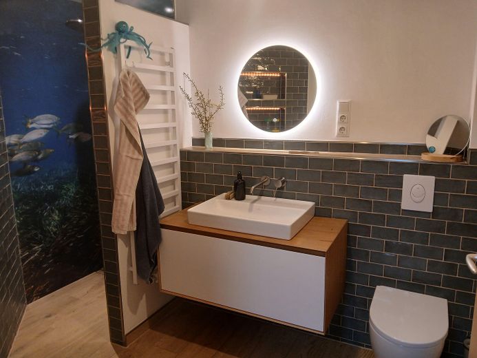 Exklusives Wassergrundstück mit 47 Metern privater Uferfront – EG - Gäste-WC