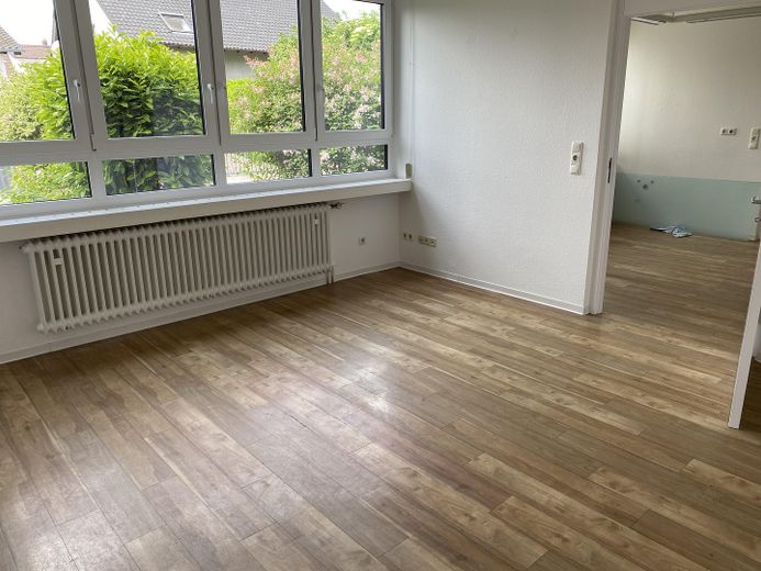 gepflegte, helle Räume für ihren Erfolg: Praxis, Therapie, Kanzlei, Büro – Raum 1