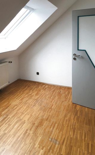 Tolle moderne DG Wohnung – Schlafzimer