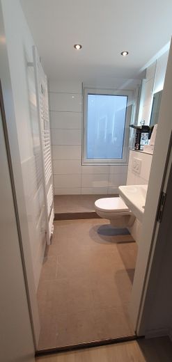 Rarität am Lister Platz: Sanierte Substanz, Eilenriedeblick & 130 m² Penthouse-Maisonette – Bad 4 OG