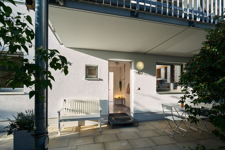 Highlight im Röthelheimpark - bezugsbereit, 4 Zimmer, großer Garten mit Pool – Vorgarten