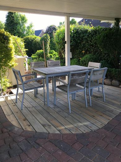überdachte Terrasse an Küche