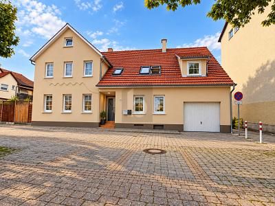 EIN HAUS VIELE MÖGLICHKEITEN – 1791225013_05c942a.jpg