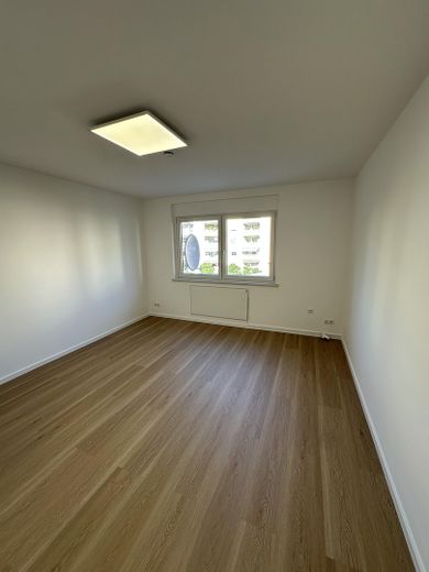 Pięknie wyremontowane mieszkanie 2-pokojowe z zabudową kuchenną i piwnicą – Zdjęcie 2