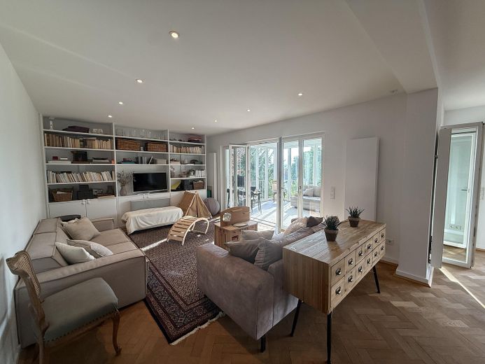 Hochwertig renovierte Erdgeschosswohnung am Mulang – 157 m², Wintergarten, Terrasse & 2 Bäder – Wohnzimmer Sitzecke
