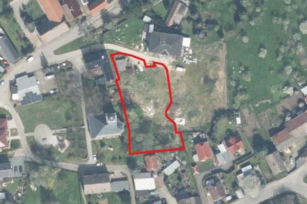 Terreno edificabile per 1
fino a 3 case unifamiliari a prezzo stracciato
