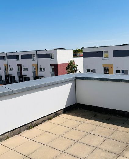 Modernes Reiheneckhaus in familienfreundlicher Wohnlage in Poing – Dachterasse