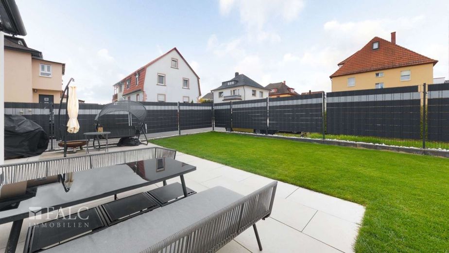 Traumhaftes Einfamilienhaus mit schönem Garten in Walldürn – Terrasse