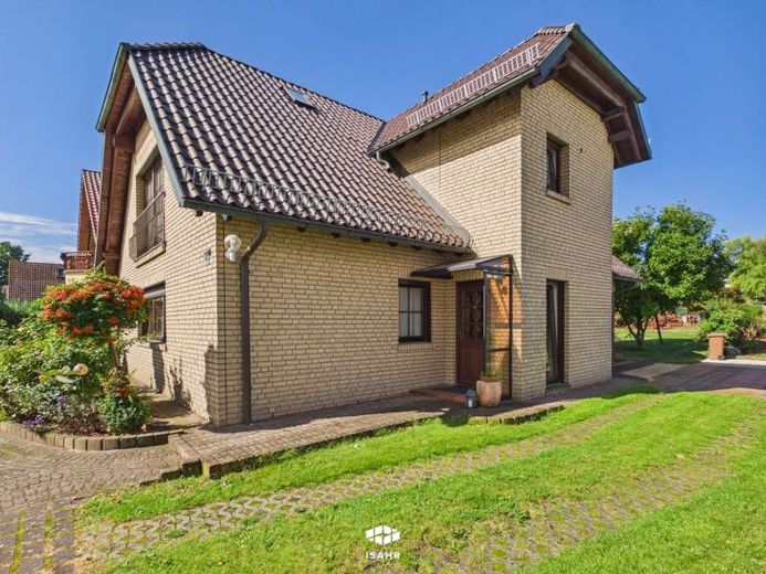 Schwanebeck nahe Berlin- Großes Wohnhaus in ruhiger Lage- Einliegerwohnung möglich! – Foto 1
