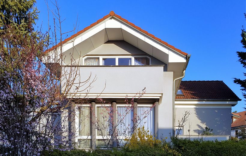 Panoramablick & Platzwunder: ca. 285m² Architektenhaus (Energie B), Einliegerwohnung & Praxis-Loft – Blick zum DG und EG2