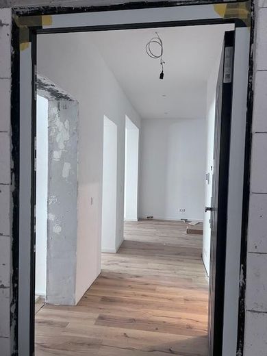 Erstbezug nach Kernsanierung – 2,5-Zimmer-Wohnung | KfW 55 – Flur