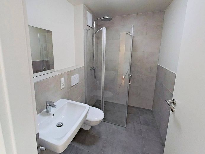Perfekt für Singles: 1-Zimmer-Apartment mit EBK im Neubauquartier "Großherzog Friedrich Höfe" – Badezimmer