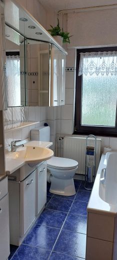Helle, gepflegte Wohnung – Foto 7