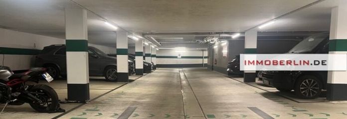 IMMOBERLIN.DE - Attraente posto auto in garage sotterraneo in posizione ben collegata