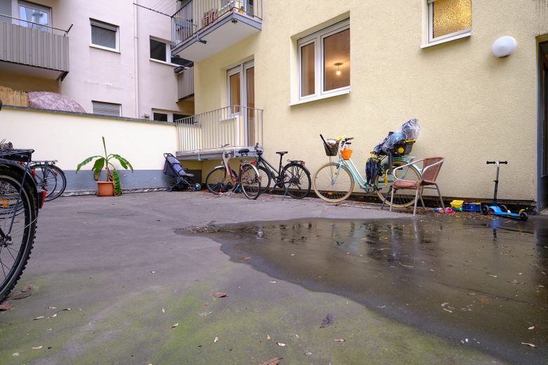 Große 1-Zi-WH mit separater Küche und Balkon - absolut zentral – Blick vom Innenhof 