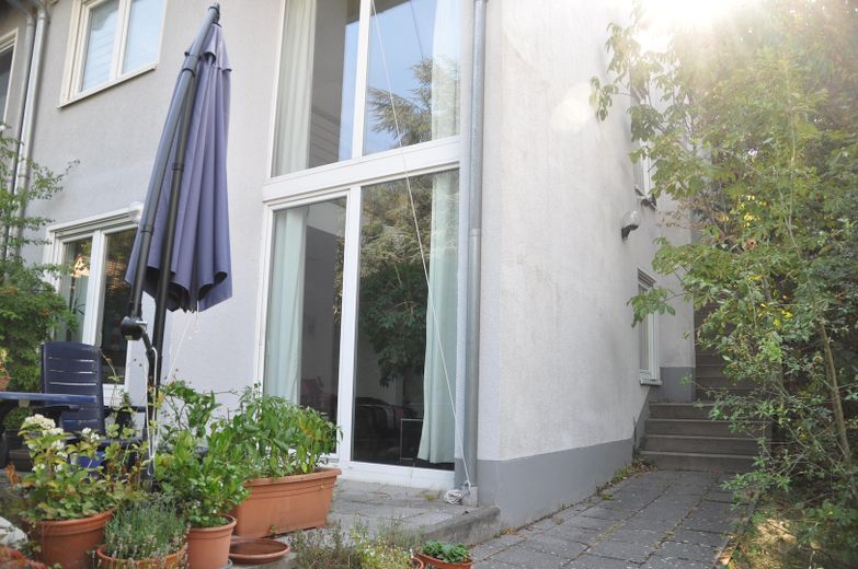 Schöne Doppelhaushälfte in ruhiger Lage – Veranda