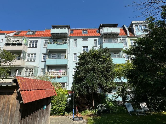 Blücher: heller, solider, Altbau und DG-Neubau - Perfekt für Eigennutzung oder Kapitalanlage – Hausansicht Hof