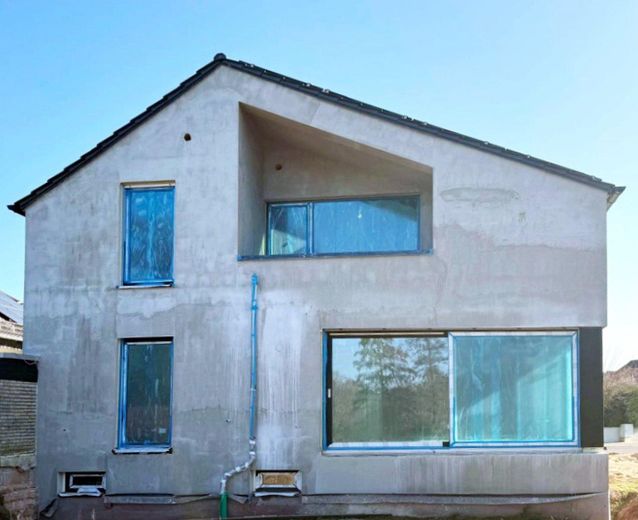 Provisionsfreies KFW55 Ausbauhaus: Architekten 2FH trifft auf 750m² Natur mit Gestaltungsmöglichkeit – Außenansicht - West