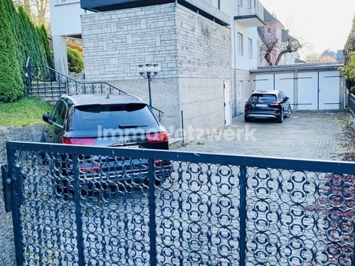 *Exklusive Stadtvilla in Münchberg – Ein Liebhaberobjekt mit Charme und Qualität* – Foto 1
