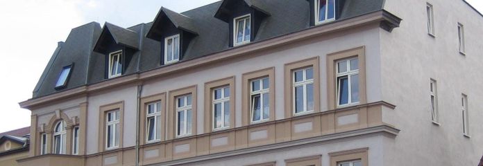 Altst्रेलित्ज़ में 2 बालकनी वाला 2,5-कमरों का अपार्टमेंट किराए पर – Straßenansicht