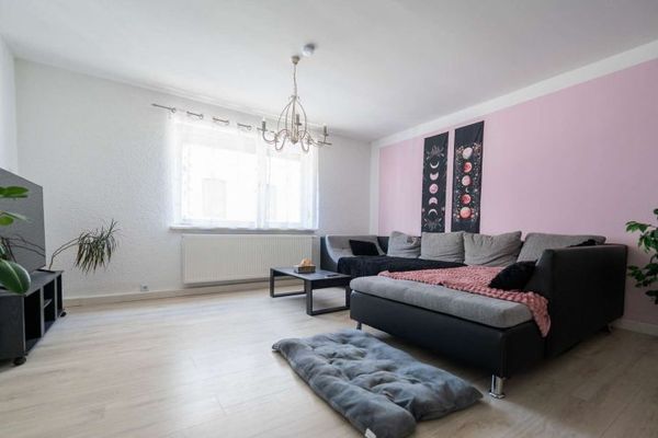 Trasferitevi subito! - La vostra casa con piccolo cortile a Neustadt!