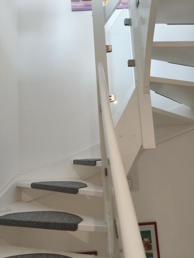 Treppe zum ausgeb.  Dachboden